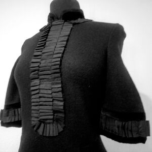 Yves Saint Laurent Vintage Size 6 Black To Dress